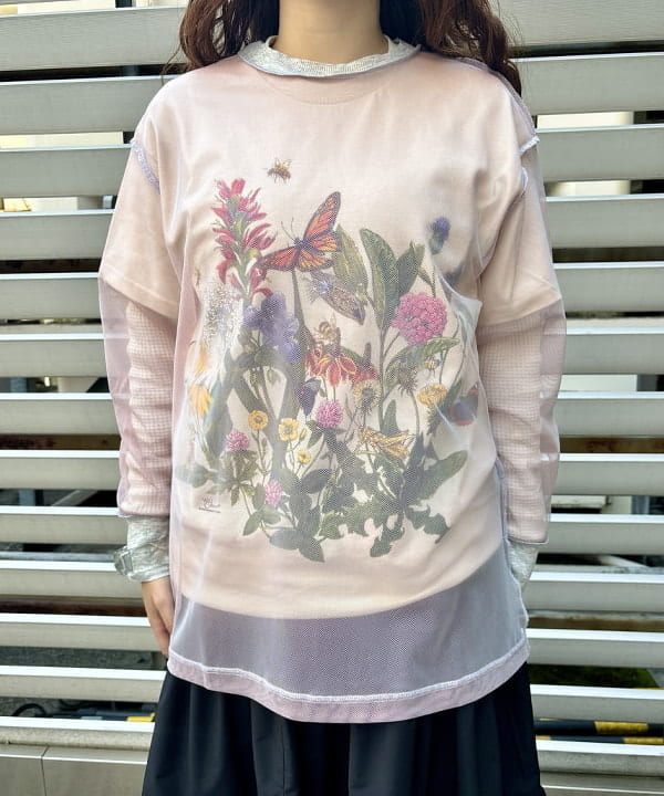 チナツさんの「BEAMS WOMEN｜【別注】Atlas Screen Printing / Roadside Flowers Tee」を使ったコーディネート