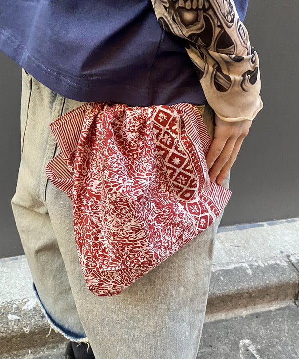 はるひむさんの「BEAMS WOMEN｜AK+1 / コットンシルク スカーフ」を使ったコーディネート