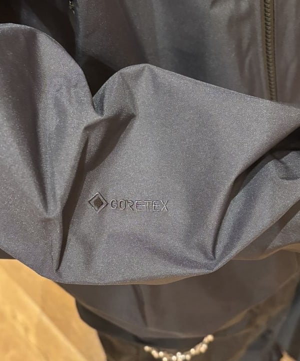三宅 康平さんの「BEAMS WOMEN｜ARC'TERYX / Beta Jacket」を使ったコーディネート