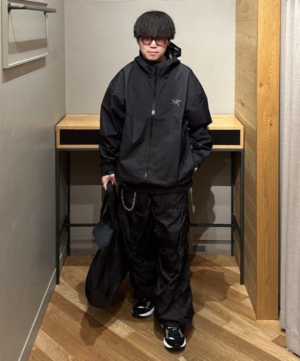 三宅 康平さんの「BEAMS WOMEN｜ARC'TERYX / Beta Jacket」を使ったコーディネート