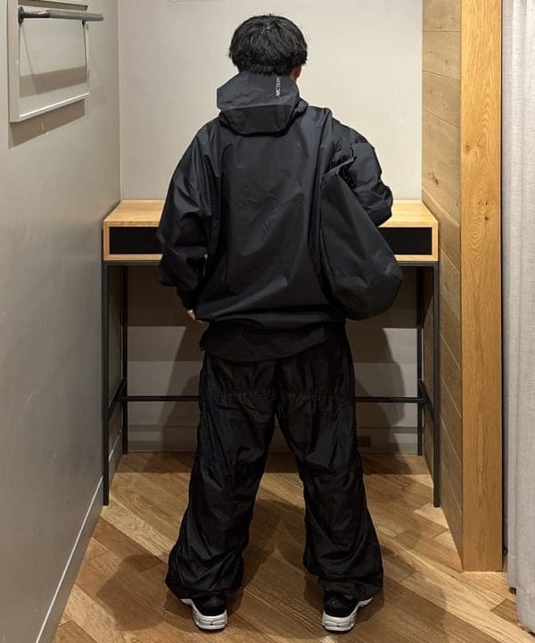 三宅 康平さんの「BEAMS WOMEN｜ARC'TERYX / Beta Jacket」を使ったコーディネート