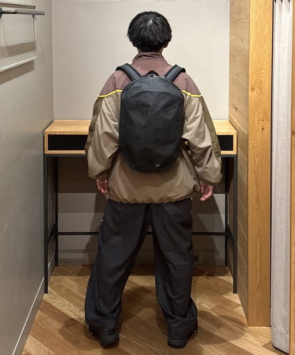 三宅 康平さんの「BEAMS WOMEN｜ARC&rsquo;TERYX / Granville 16 Backpack」を使ったコーディネート