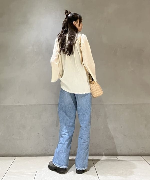 nodokaさんの「BEAMS WOMEN｜Devotion TWINS / エンブロイダリートリム ブラウス」を使ったコーディネート