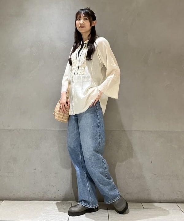 nodokaさんの「BEAMS WOMEN｜Devotion TWINS / エンブロイダリートリム ブラウス」を使ったコーディネート
