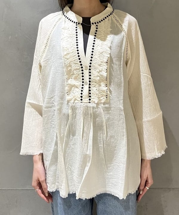 nodokaさんの「BEAMS WOMEN｜Devotion TWINS / エンブロイダリートリム ブラウス」を使ったコーディネート