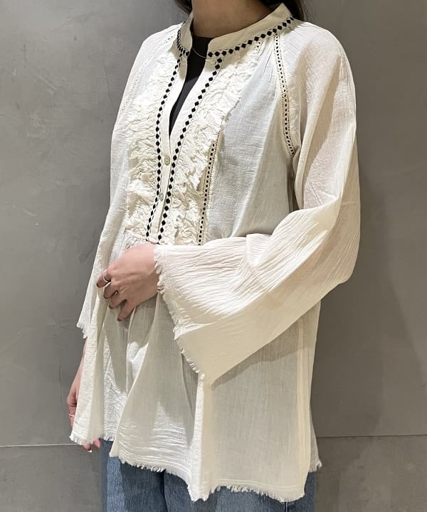 nodokaさんの「BEAMS WOMEN｜Devotion TWINS / エンブロイダリートリム ブラウス」を使ったコーディネート