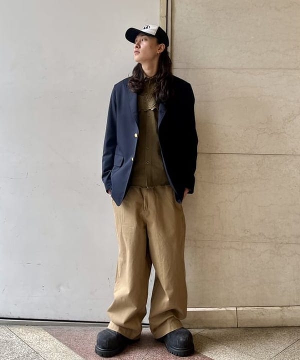 トラ吉さんの「BEAMS WOMEN｜1940'sディテール ワイドチノパンツ」を使ったコーディネート