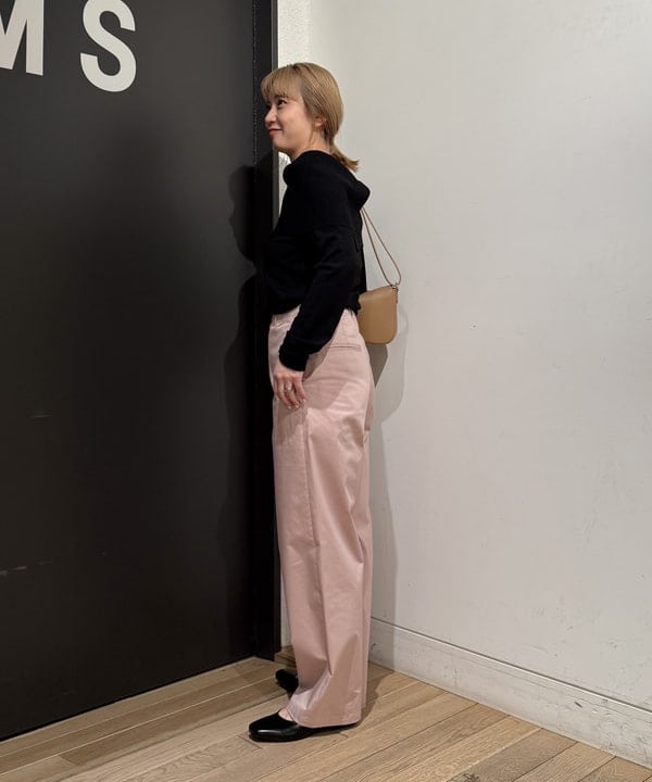Ito_ririkaさんの「BEAMS WOMEN｜AK+1 / コットン サイド ジップ パンツ」を使ったコーディネート