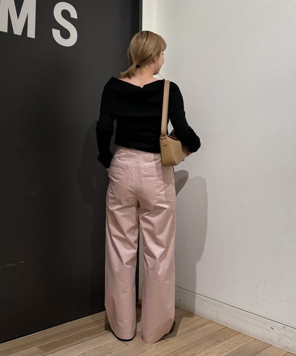 Ito_ririkaさんの「BEAMS WOMEN｜AK+1 / コットン サイド ジップ パンツ」を使ったコーディネート