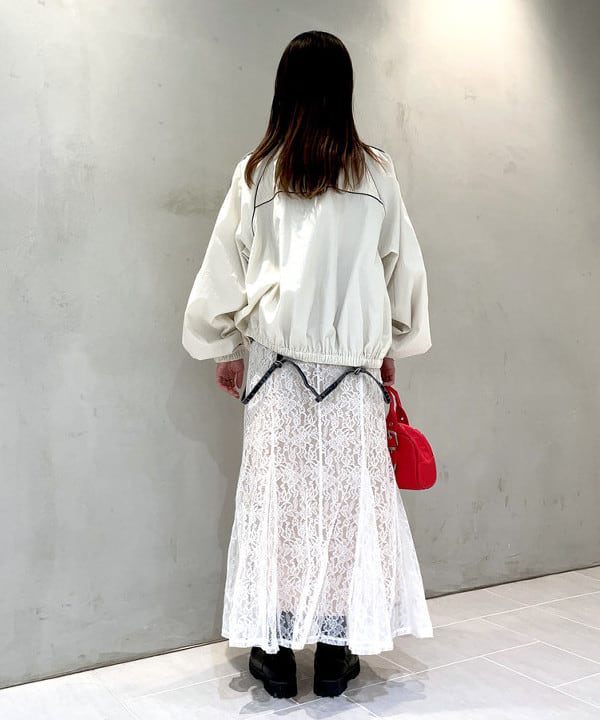 カタヤマ アヤさんの「BEAMS WOMEN｜ストライプ キリカエ トラックジャケット」を使ったコーディネート