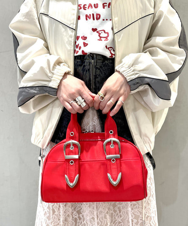 カタヤマ アヤさんの「BEAMS WOMEN｜ストライプ キリカエ トラックジャケット」を使ったコーディネート