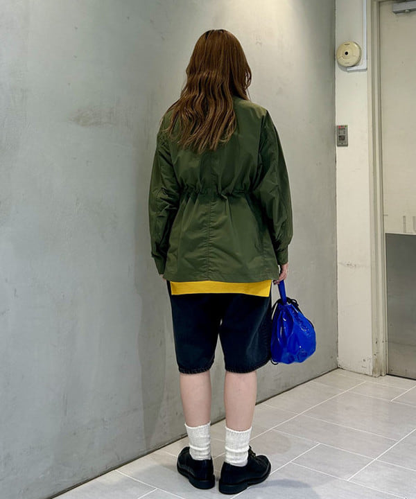 ナツハさんの「BEAMS WOMEN｜【別注】NAPRON / エナメル ミニ ペイシェント バッグ」を使ったコーディネート