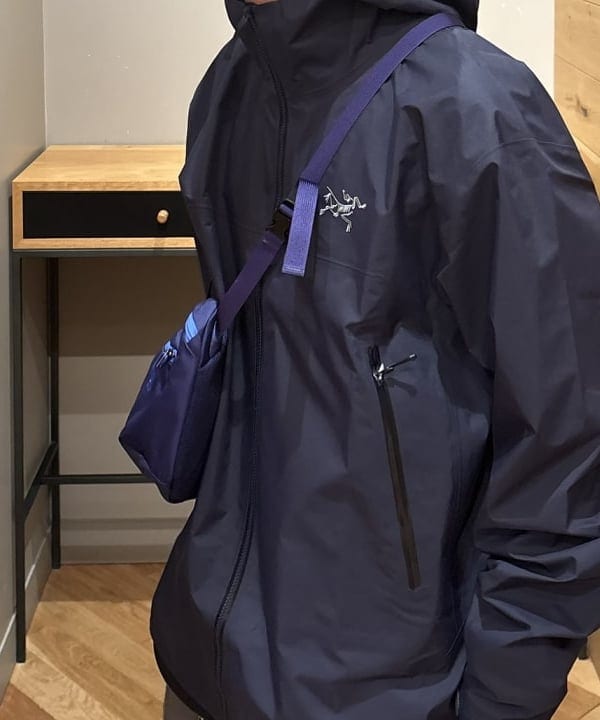 三宅 康平さんの「BEAMS WOMEN｜ARC'TERYX / Beta Jacket」を使ったコーディネート