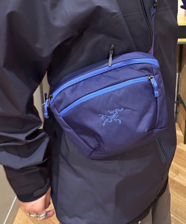 三宅 康平さんの「BEAMS WOMEN｜ARC'TERYX / Beta Jacket」を使ったコーディネート