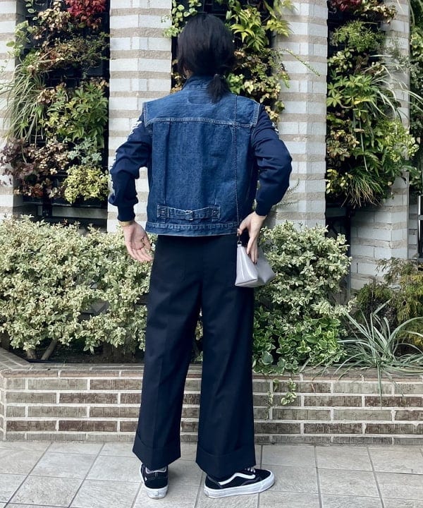 小原 もこさんの「BEAMS WOMEN｜【別注】orSlow / デニム カットオフ ベスト」を使ったコーディネート