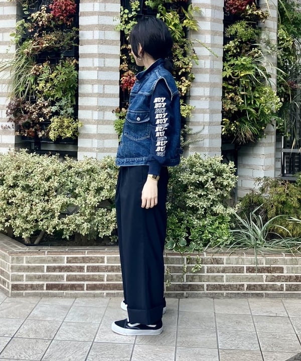 小原 もこさんの「BEAMS WOMEN｜【別注】orSlow / デニム カットオフ ベスト」を使ったコーディネート