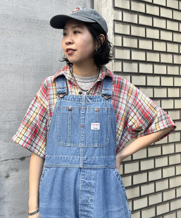 ミナミマリコさんの「BEAMS WOMEN｜【別注】BIGMAC / デニム オーバーオール 25SS」を使ったコーディネート
