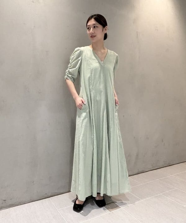 坂本 涼花さんの「BEAMS WOMEN｜les bon bon / ヴィクトリア モデレート ネックレス イエローゴールド」を使ったコーディネート