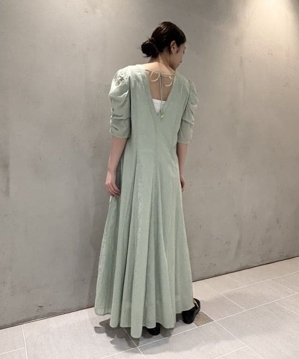 坂本 涼花さんの「BEAMS WOMEN｜les bon bon / ヴィクトリア モデレート ネックレス イエローゴールド」を使ったコーディネート