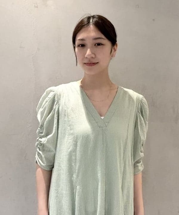 坂本 涼花さんの「BEAMS WOMEN｜les bon bon / ヴィクトリア モデレート ネックレス イエローゴールド」を使ったコーディネート