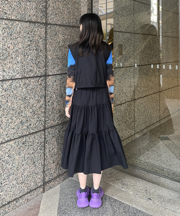 加歩さんの「BEAMS WOMEN｜【別注】Gramicci / ティアード スカート」を使ったコーディネート