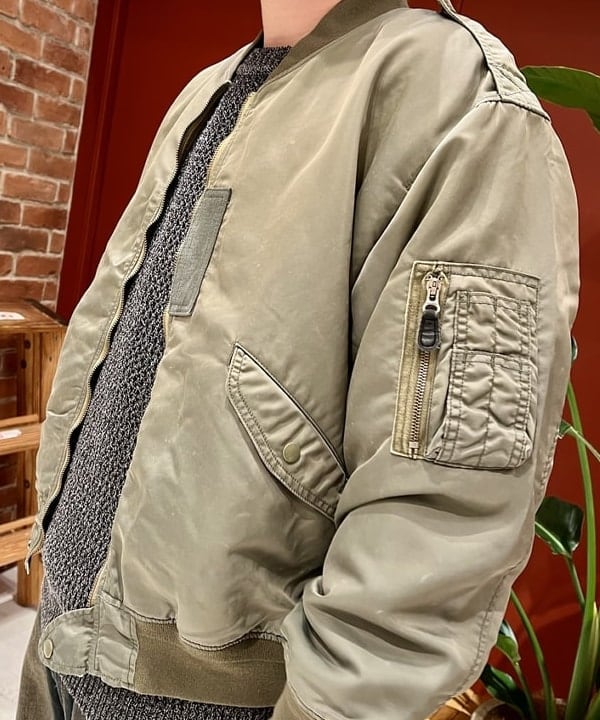 新里 京介さんの「BEAMS WOMEN｜【別注】REMI RELIEF / L-2B Flight Jacket」を使ったコーディネート