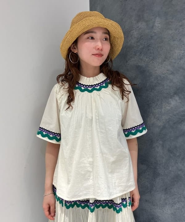 モモさんの「BEAMS WOMEN｜【別注】trepied / テープ ティアード スカート」を使ったコーディネート