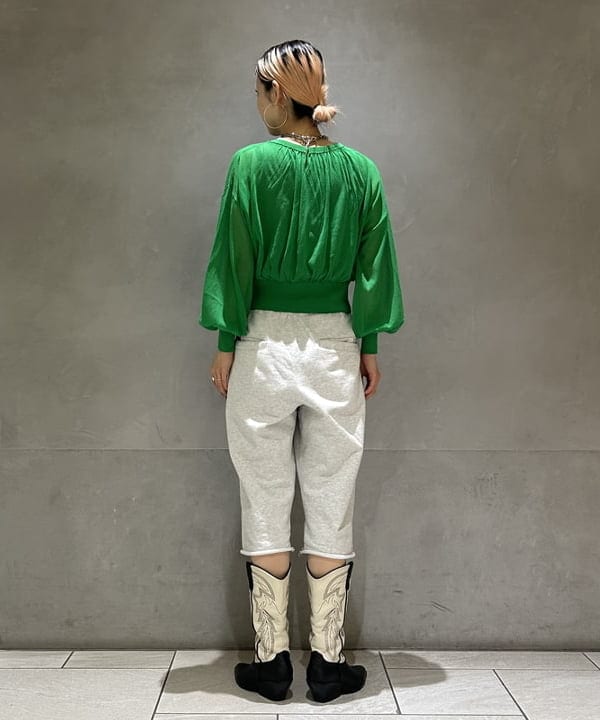 ササキさんの「BEAMS WOMEN｜シアー ギャザー クルーネック カーディガン」を使ったコーディネート