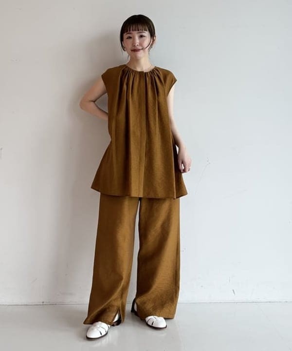 makita mikaさんの「BEAMS WOMEN｜レーヨン リネン ギャザーブラウス」を使ったコーディネート