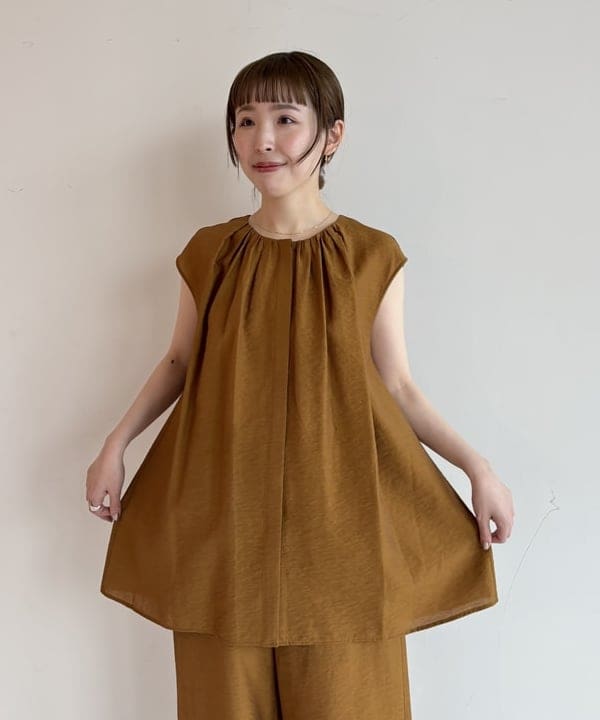 makita mikaさんの「BEAMS WOMEN｜レーヨン リネン ギャザーブラウス」を使ったコーディネート