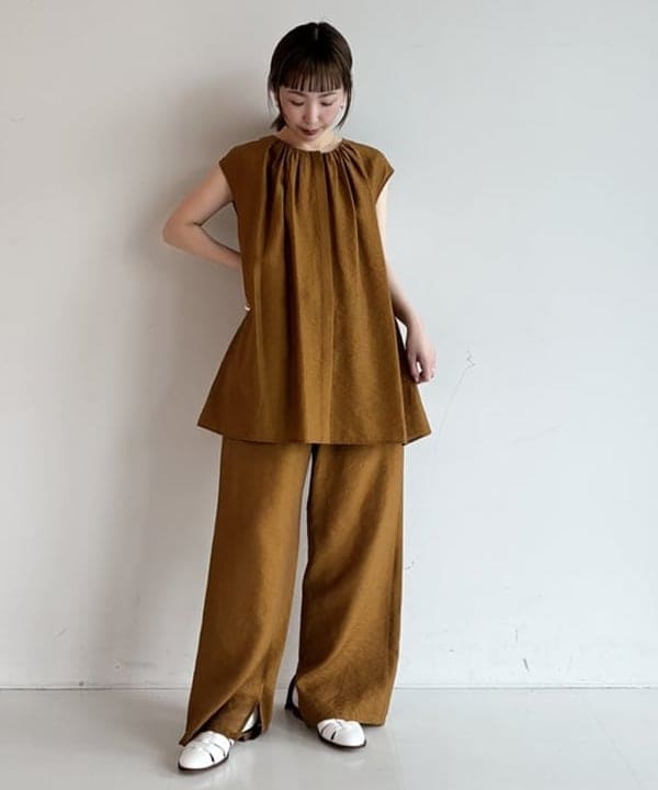 makita mikaさんの「BEAMS WOMEN｜レーヨン リネン ギャザーブラウス」を使ったコーディネート