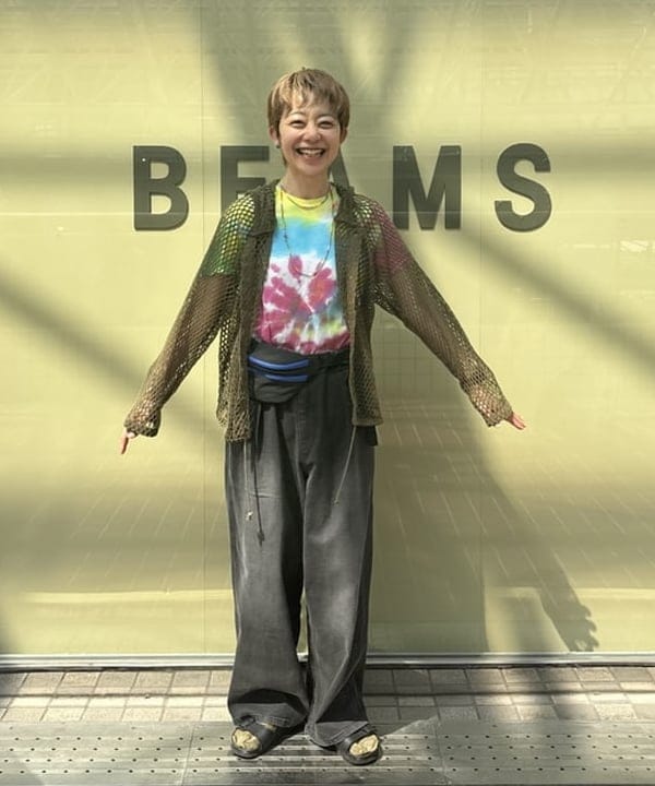 矢野(青木)優香さんの「BEAMS WOMEN｜ビッグ メッシュ フーディー」を使ったコーディネート