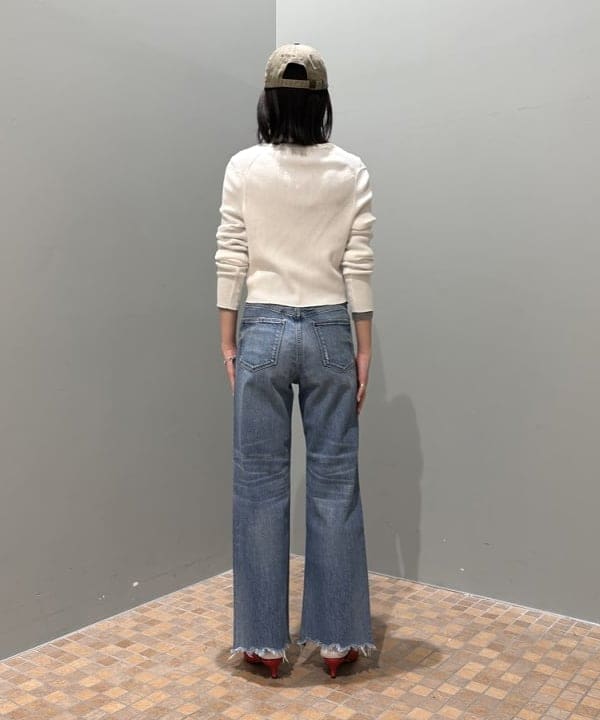 吉田 花さんの「BEAMS WOMEN｜18G リブ クルーネック カーディガン」を使ったコーディネート