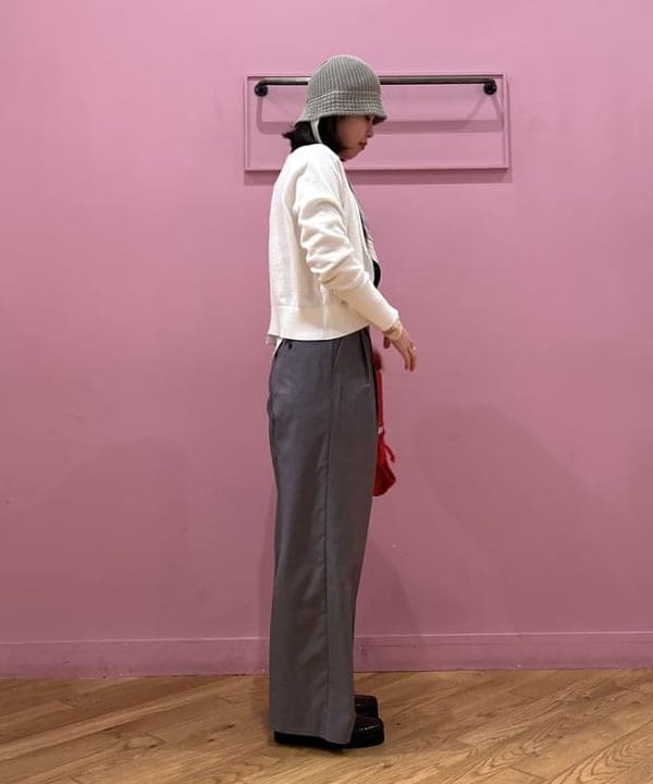 リズさんの「BEAMS WOMEN｜ELINA LEBESSI / MINI TIED SMOKED TOP」を使ったコーディネート