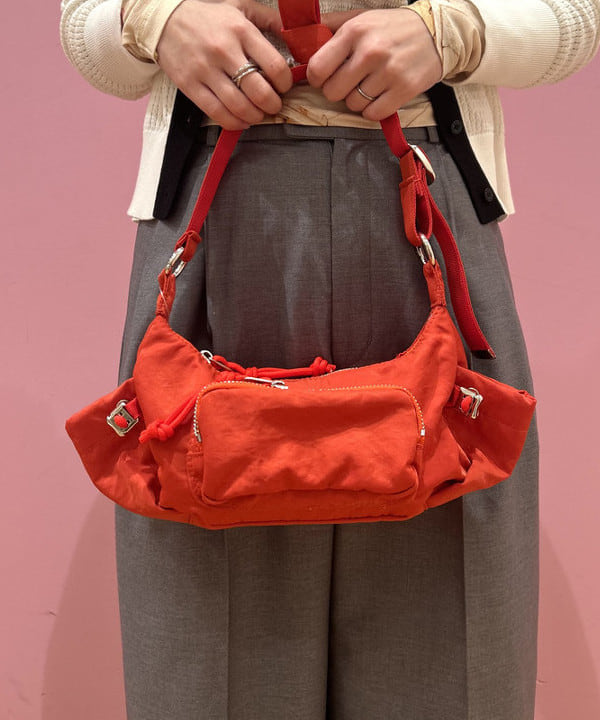 リズさんの「BEAMS WOMEN｜ELINA LEBESSI / MINI TIED SMOKED TOP」を使ったコーディネート