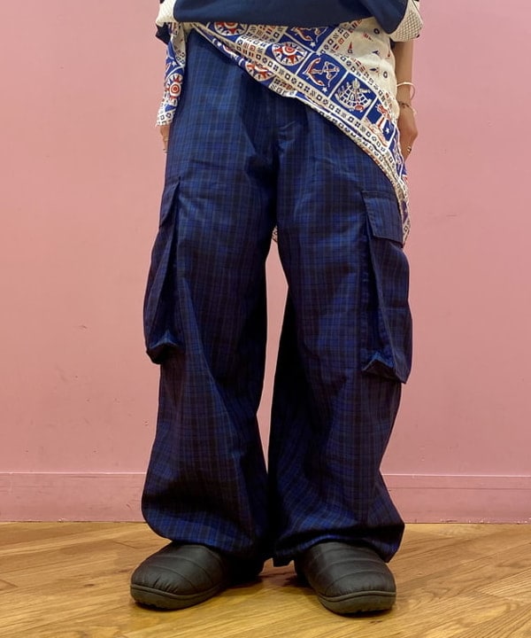榎本 葵さんの「BEAMS WOMEN｜【別注】BINDU / マリン スカーフ」を使ったコーディネート