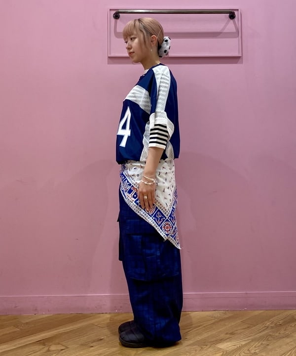 榎本 葵さんの「BEAMS WOMEN｜【別注】BINDU / マリン スカーフ」を使ったコーディネート