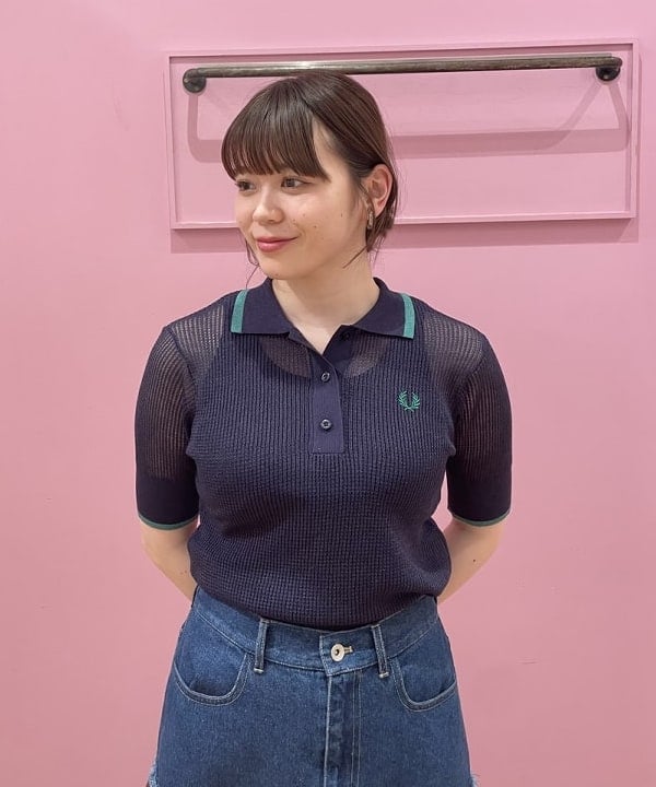 田中 里実さんの「BEAMS WOMEN｜【別注】FRED PERRY / RIB KNITTED SHIRT」を使ったコーディネート