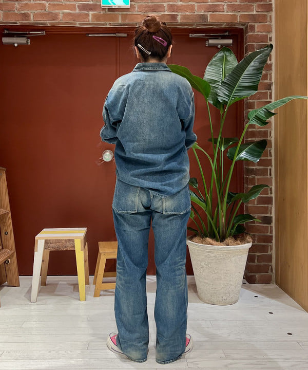 エノモト アミさんの「BEAMS WOMEN｜【別注】BUZZ RICKSON’s / USED DENIM PULLOVER」を使ったコーディネート