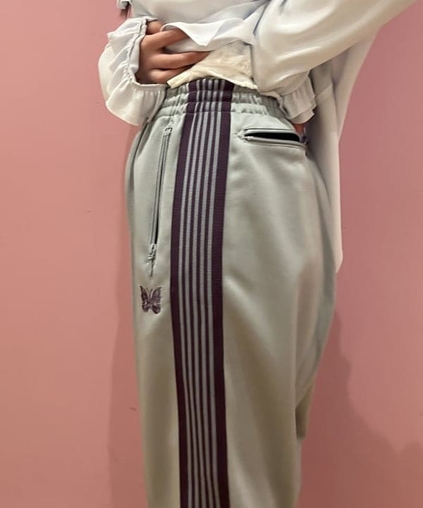 晶さんの「BEAMS WOMEN｜maturely / アムンゼン ラッフル ブラウス」を使ったコーディネート