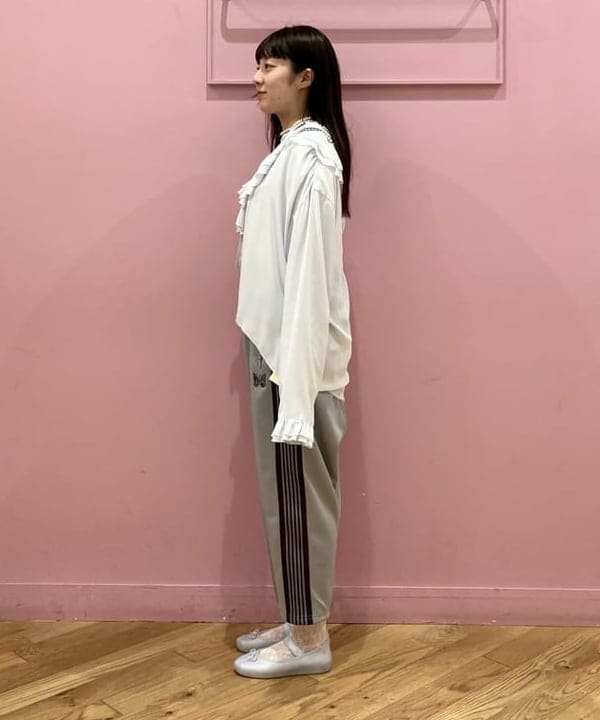 晶さんの「BEAMS WOMEN｜maturely / アムンゼン ラッフル ブラウス」を使ったコーディネート