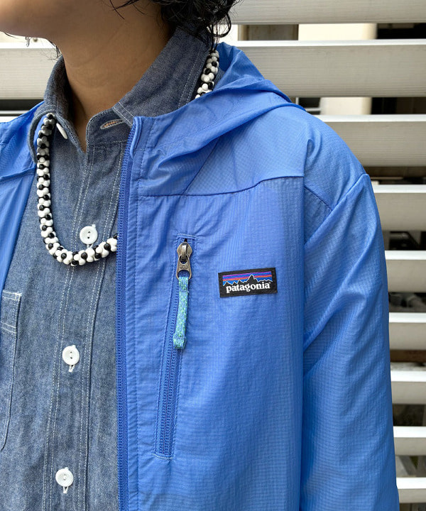 オカモト ミサキさんの「BEAMS WOMEN｜【別注】NAPRON / エナメル ミニ ペイシェント バッグ」を使ったコーディネート