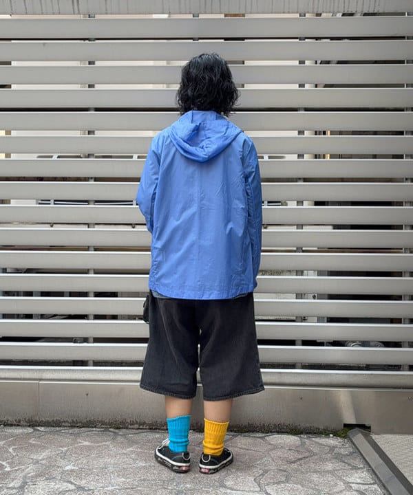 オカモト ミサキさんの「BEAMS WOMEN｜【別注】NAPRON / エナメル ミニ ペイシェント バッグ」を使ったコーディネート