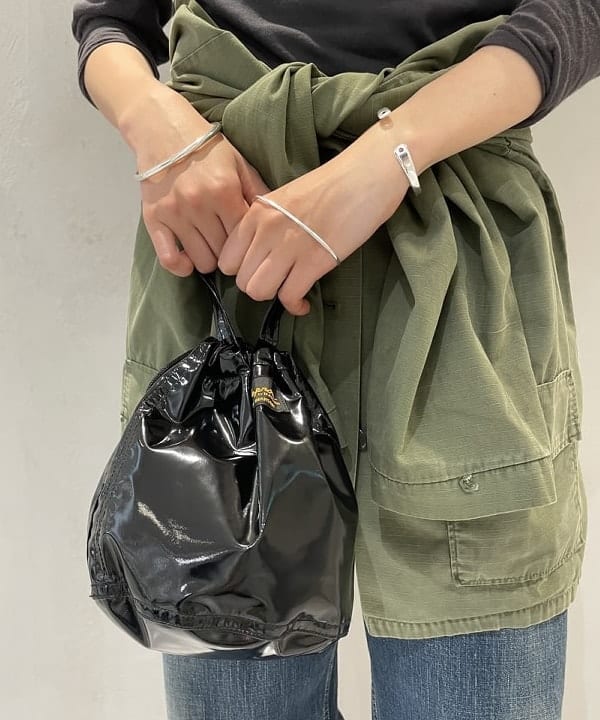 津藤 理佐子さんの「BEAMS WOMEN｜【別注】BUZZ RICKSON’s / USED USARMY PANTS」を使ったコーディネート