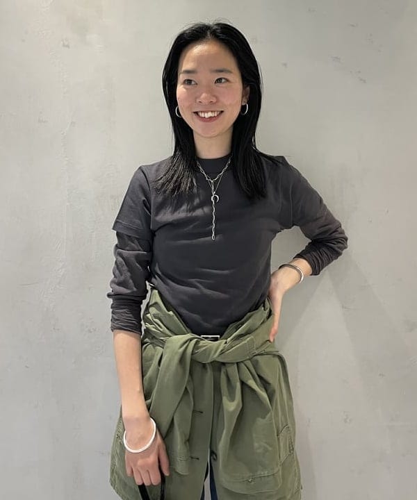 津藤 理佐子さんの「BEAMS WOMEN｜【別注】BUZZ RICKSON’s / USED USARMY PANTS」を使ったコーディネート