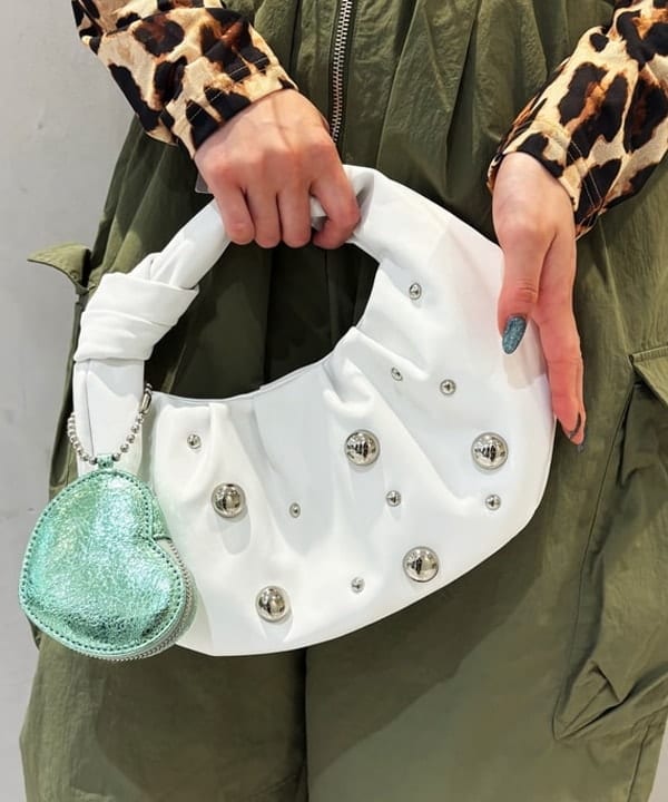 りかちょび/岸本梨佳さんの「BEAMS WOMEN｜RBS / モチーフ ミニ バッグ」を使ったコーディネート