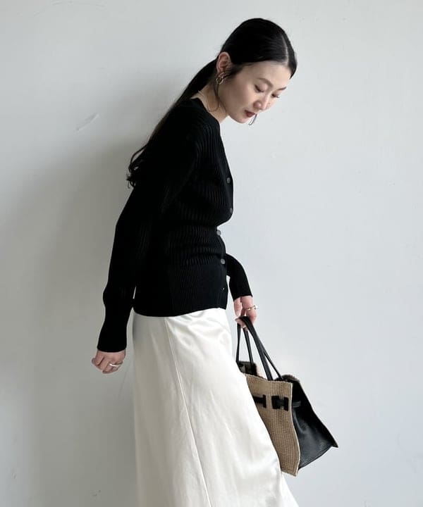 隈元 楓さんの「BEAMS WOMEN｜【別注】スタイリスト佐藤佳菜子 × SLOANE / ミラノ リブ タンクトップ」を使ったコーディネート
