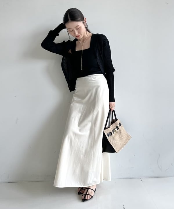 隈元 楓さんの「BEAMS WOMEN｜【別注】スタイリスト佐藤佳菜子 × SLOANE / ミラノ リブ タンクトップ」を使ったコーディネート