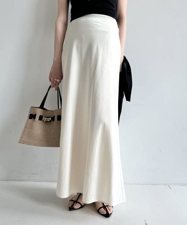 隈元 楓さんの「BEAMS WOMEN｜【別注】スタイリスト佐藤佳菜子 × SLOANE / ミラノ リブ タンクトップ」を使ったコーディネート