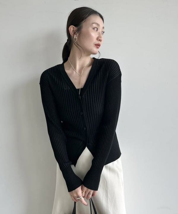 隈元 楓さんの「BEAMS WOMEN｜【別注】スタイリスト佐藤佳菜子 × SLOANE / ミラノ リブ タンクトップ」を使ったコーディネート